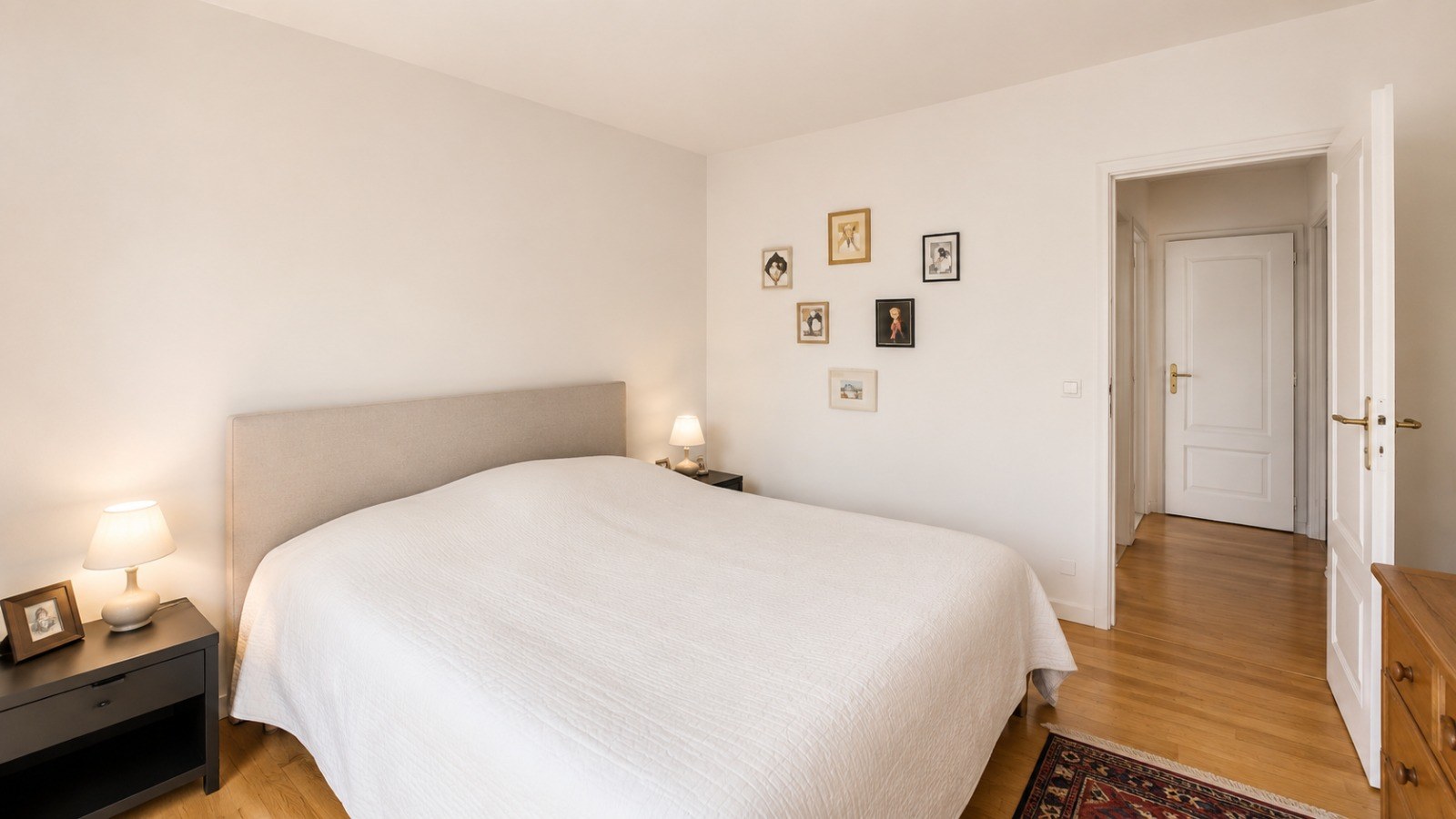 Chambre principale de l'appartement à Paris 15e